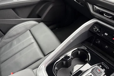  Audi Q5 2.0 TDI S line S Tronic quattro Euro 6 (s/s) 5dr Thumbnail #15