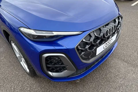  Audi Q5 2.0 TDI S line S Tronic quattro Euro 6 (s/s) 5dr Thumbnail #17