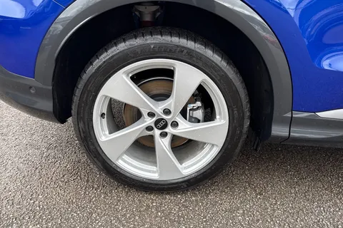  Audi Q5 2.0 TDI S line S Tronic quattro Euro 6 (s/s) 5dr Thumbnail #22