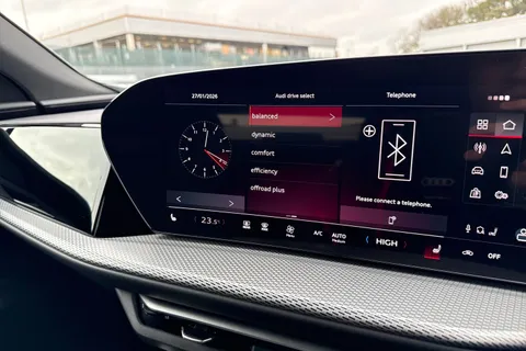  Audi Q5 2.0 TDI S line S Tronic quattro Euro 6 (s/s) 5dr Thumbnail #32