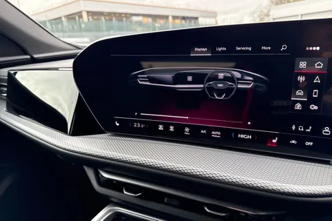  Audi Q5 2.0 TDI S line S Tronic quattro Euro 6 (s/s) 5dr Thumbnail #39