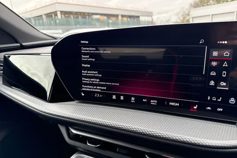  Audi Q5 2.0 TDI S line S Tronic quattro Euro 6 (s/s) 5dr Thumbnail #40