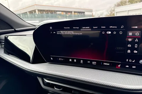  Audi Q5 2.0 TDI S line S Tronic quattro Euro 6 (s/s) 5dr Thumbnail #43