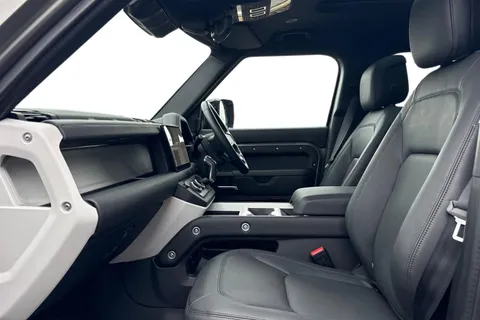 KN25UJL Land Rover Defender 110 3.0 D350 X-Dynamic HSE 5dr Thumbnail #4