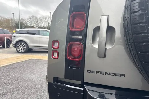 KN25UJL Land Rover Defender 110 3.0 D350 X-Dynamic HSE 5dr Thumbnail #28