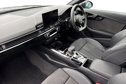 DW24HBZ Audi A4 2.0 TFSI 35 Black Edition S Tronic Euro 6 (s/s) 4dr Thumbnail #9