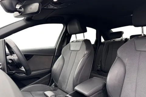 DW24HBZ Audi A4 2.0 TFSI 35 Black Edition S Tronic Euro 6 (s/s) 4dr Thumbnail #11