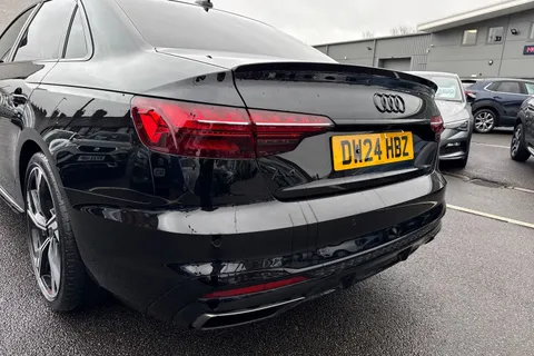 DW24HBZ Audi A4 2.0 TFSI 35 Black Edition S Tronic Euro 6 (s/s) 4dr Thumbnail #16