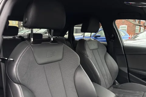 DW24HBZ Audi A4 2.0 TFSI 35 Black Edition S Tronic Euro 6 (s/s) 4dr Thumbnail #21