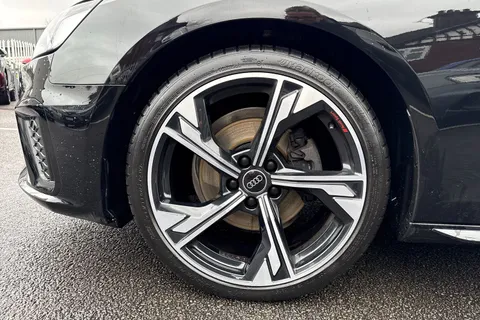 DW24HBZ Audi A4 2.0 TFSI 35 Black Edition S Tronic Euro 6 (s/s) 4dr Thumbnail #23