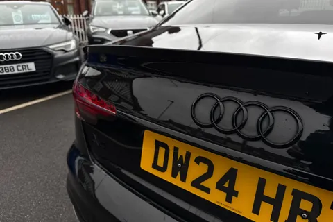 DW24HBZ Audi A4 2.0 TFSI 35 Black Edition S Tronic Euro 6 (s/s) 4dr Thumbnail #26