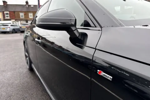 DW24HBZ Audi A4 2.0 TFSI 35 Black Edition S Tronic Euro 6 (s/s) 4dr Thumbnail #27