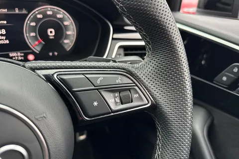 DW24HBZ Audi A4 2.0 TFSI 35 Black Edition S Tronic Euro 6 (s/s) 4dr Thumbnail #29