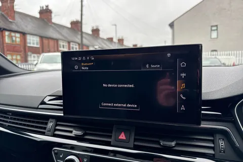 DW24HBZ Audi A4 2.0 TFSI 35 Black Edition S Tronic Euro 6 (s/s) 4dr Thumbnail #32