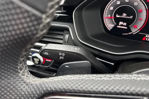 DW24HBZ Audi A4 2.0 TFSI 35 Black Edition S Tronic Euro 6 (s/s) 4dr Thumbnail #47