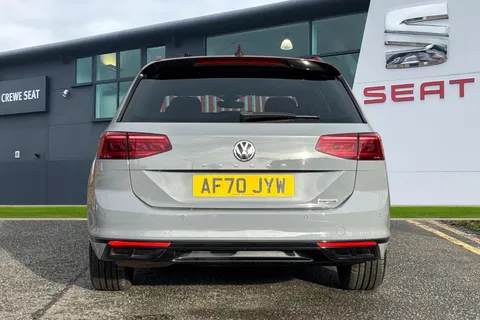 AF70JYW Volkswagen Passat 2.0 BiTDI R-Line Edition DSG 4Motion Euro 6 (s/s) 5dr Thumbnail #4