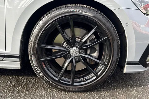 AF70JYW Volkswagen Passat 2.0 BiTDI R-Line Edition DSG 4Motion Euro 6 (s/s) 5dr Thumbnail #13