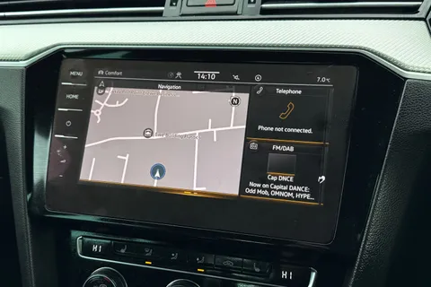 AF70JYW Volkswagen Passat 2.0 BiTDI R-Line Edition DSG 4Motion Euro 6 (s/s) 5dr Thumbnail #17