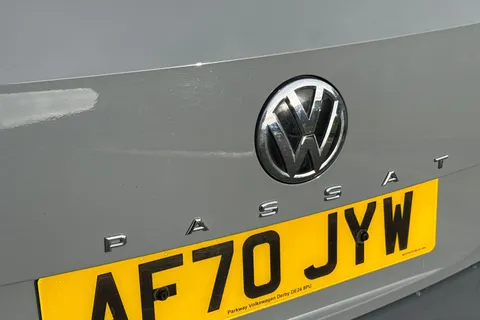 AF70JYW Volkswagen Passat 2.0 BiTDI R-Line Edition DSG 4Motion Euro 6 (s/s) 5dr Thumbnail #29
