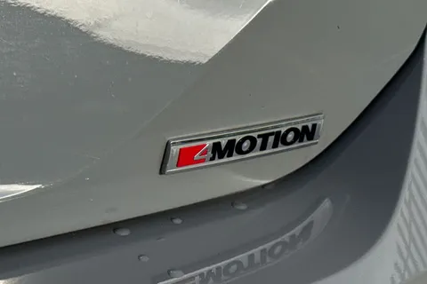 AF70JYW Volkswagen Passat 2.0 BiTDI R-Line Edition DSG 4Motion Euro 6 (s/s) 5dr Thumbnail #30