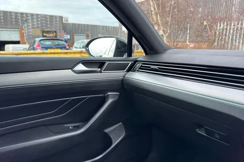 AF70JYW Volkswagen Passat 2.0 BiTDI R-Line Edition DSG 4Motion Euro 6 (s/s) 5dr Thumbnail #36