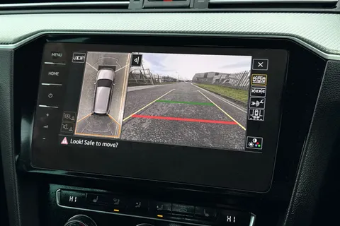 AF70JYW Volkswagen Passat 2.0 BiTDI R-Line Edition DSG 4Motion Euro 6 (s/s) 5dr Thumbnail #41