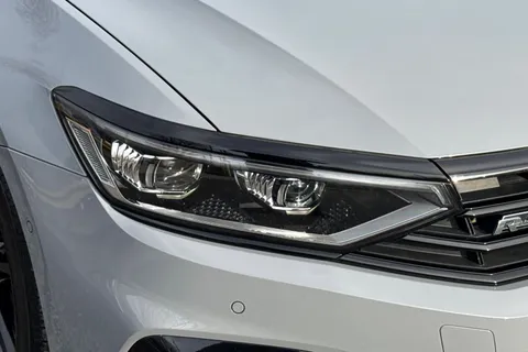 AF70JYW Volkswagen Passat 2.0 BiTDI R-Line Edition DSG 4Motion Euro 6 (s/s) 5dr Thumbnail #42