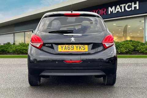 YA69YKS PEUGEOT 208 1.2 PureTech Tech Edition Euro 6 (s/s) 5dr Thumbnail #4