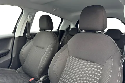 YA69YKS PEUGEOT 208 1.2 PureTech Tech Edition Euro 6 (s/s) 5dr Thumbnail #16