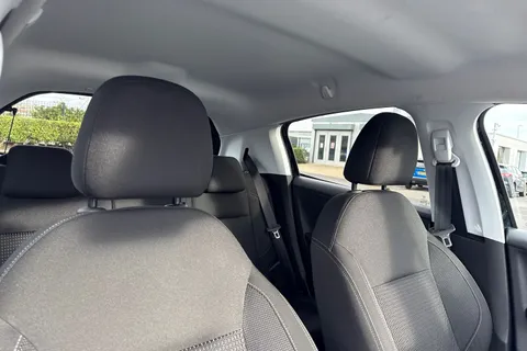 YA69YKS PEUGEOT 208 1.2 PureTech Tech Edition Euro 6 (s/s) 5dr Thumbnail #24