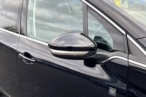 YA69YKS PEUGEOT 208 1.2 PureTech Tech Edition Euro 6 (s/s) 5dr Thumbnail #36