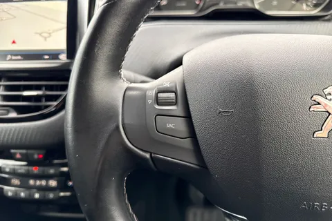 YA69YKS PEUGEOT 208 1.2 PureTech Tech Edition Euro 6 (s/s) 5dr Thumbnail #39