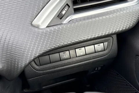 YA69YKS PEUGEOT 208 1.2 PureTech Tech Edition Euro 6 (s/s) 5dr Thumbnail #42