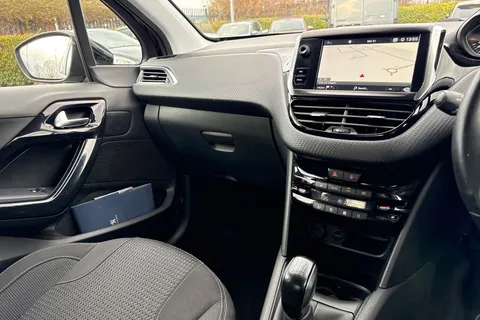 YA69YKS PEUGEOT 208 1.2 PureTech Tech Edition Euro 6 (s/s) 5dr Thumbnail #44