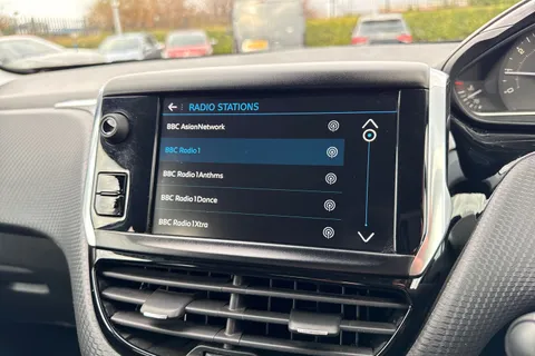 YA69YKS PEUGEOT 208 1.2 PureTech Tech Edition Euro 6 (s/s) 5dr Thumbnail #46