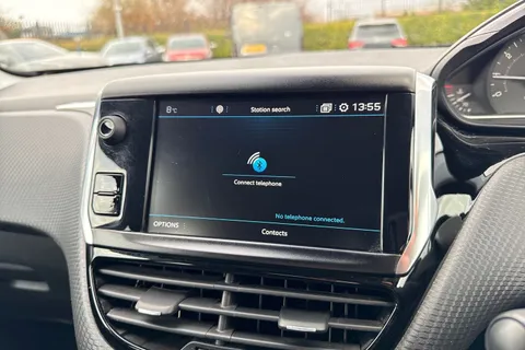 YA69YKS PEUGEOT 208 1.2 PureTech Tech Edition Euro 6 (s/s) 5dr Thumbnail #48