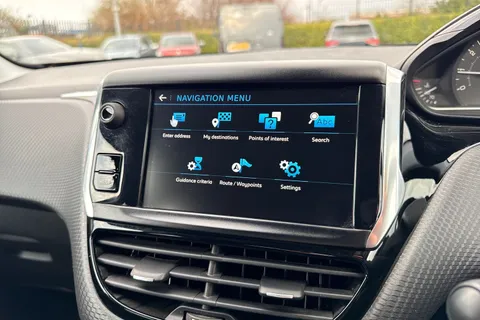 YA69YKS PEUGEOT 208 1.2 PureTech Tech Edition Euro 6 (s/s) 5dr Thumbnail #51