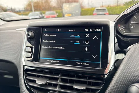 YA69YKS PEUGEOT 208 1.2 PureTech Tech Edition Euro 6 (s/s) 5dr Thumbnail #52