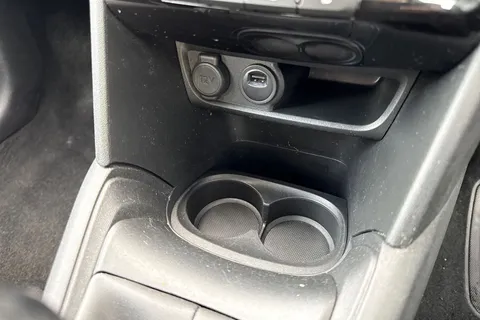 YA69YKS PEUGEOT 208 1.2 PureTech Tech Edition Euro 6 (s/s) 5dr Thumbnail #55