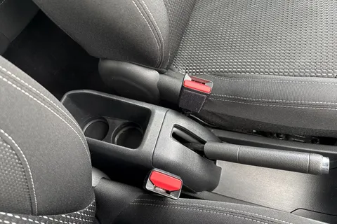 YA69YKS PEUGEOT 208 1.2 PureTech Tech Edition Euro 6 (s/s) 5dr Thumbnail #57