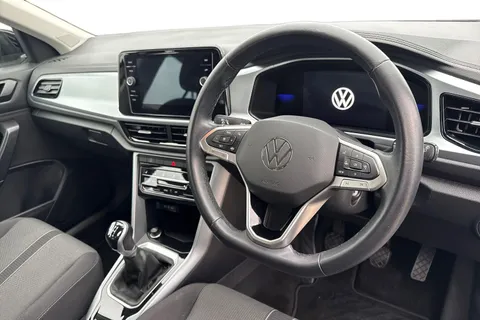 14 of 43 for Volkswagen T-Roc 1.0 TSI Life 5dr **WINTER PACK, REAR CAMERA**