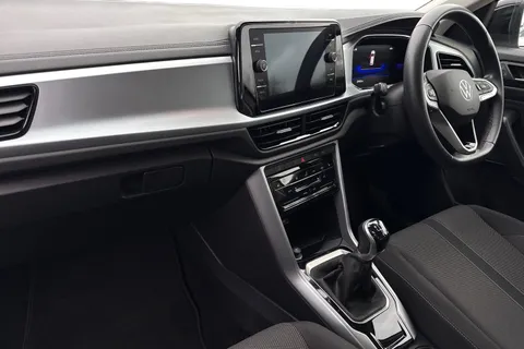 15 of 43 for Volkswagen T-Roc 1.0 TSI Life 5dr **WINTER PACK, REAR CAMERA**