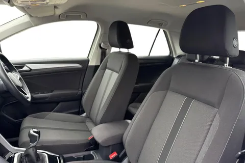 16 of 43 for Volkswagen T-Roc 1.0 TSI Life 5dr **WINTER PACK, REAR CAMERA**