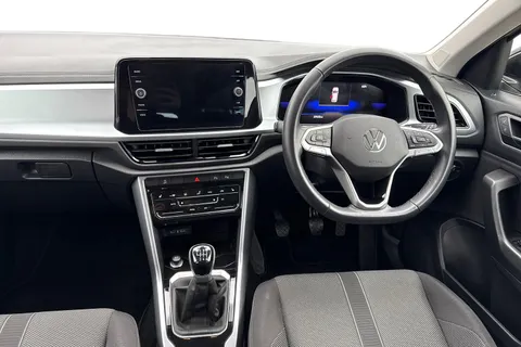 18 of 43 for Volkswagen T-Roc 1.0 TSI Life 5dr **WINTER PACK, REAR CAMERA**