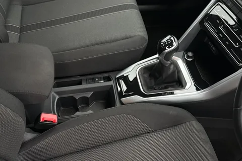 23 of 43 for Volkswagen T-Roc 1.0 TSI Life 5dr **WINTER PACK, REAR CAMERA**