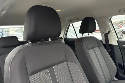 24 of 43 for Volkswagen T-Roc 1.0 TSI Life 5dr **WINTER PACK, REAR CAMERA**