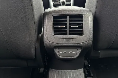 27 of 43 for Volkswagen T-Roc 1.0 TSI Life 5dr **WINTER PACK, REAR CAMERA**