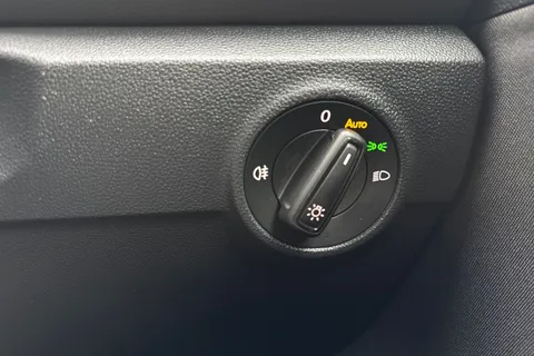 29 of 43 for Volkswagen T-Roc 1.0 TSI Life 5dr **WINTER PACK, REAR CAMERA**