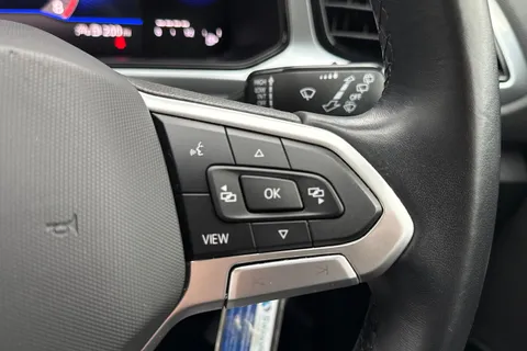 31 of 43 for Volkswagen T-Roc 1.0 TSI Life 5dr **WINTER PACK, REAR CAMERA**