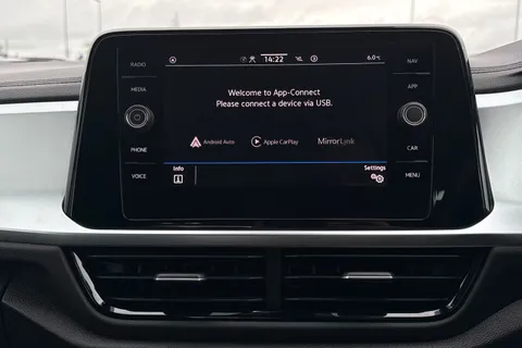 35 of 43 for Volkswagen T-Roc 1.0 TSI Life 5dr **WINTER PACK, REAR CAMERA**